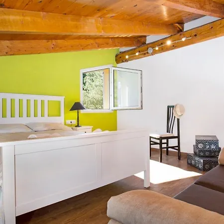 Sleeps 8 *