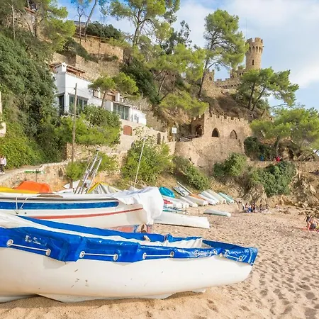 Sleeps 8 Villa *